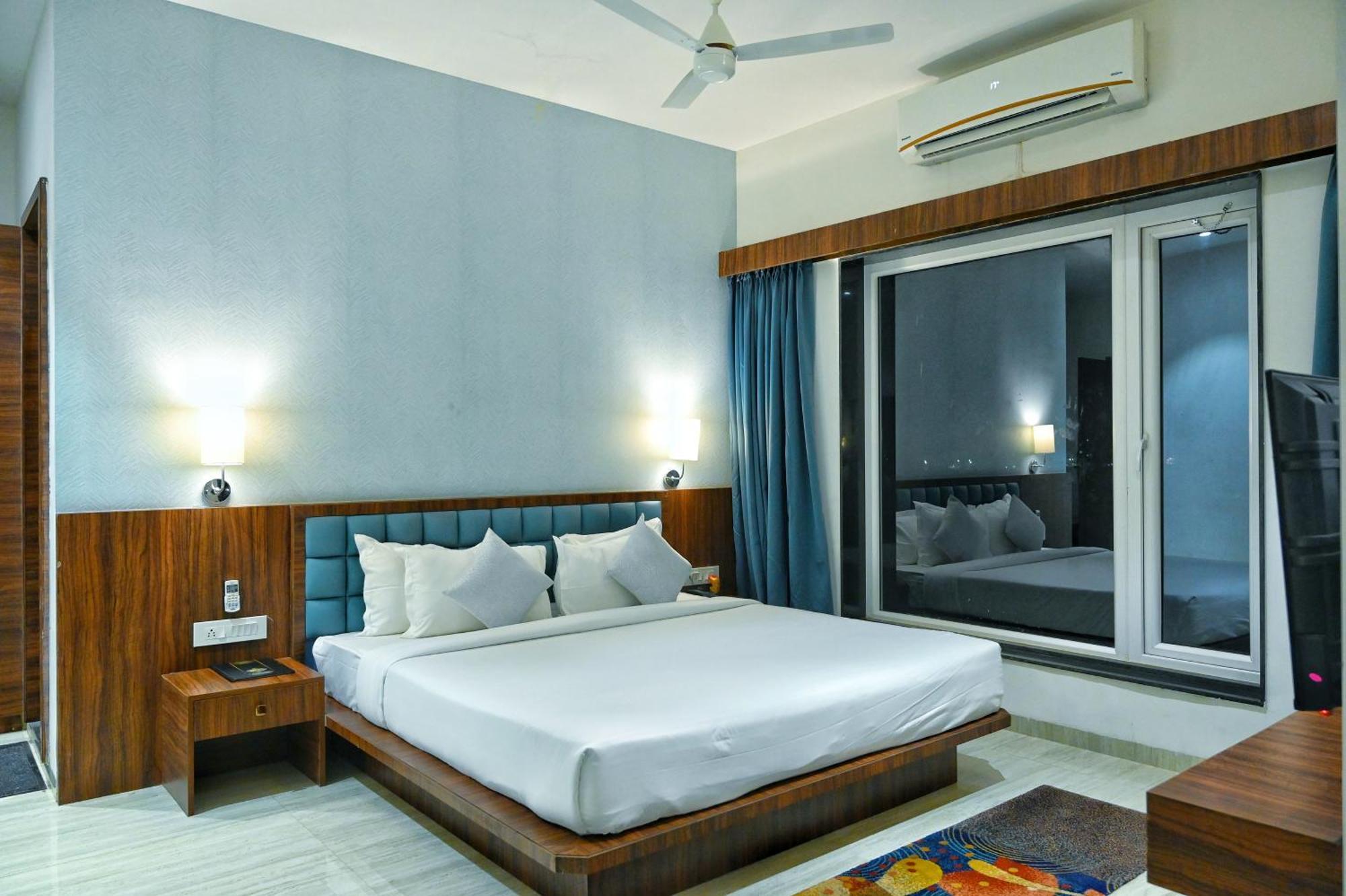 The One Hotel Nashik Εξωτερικό φωτογραφία
