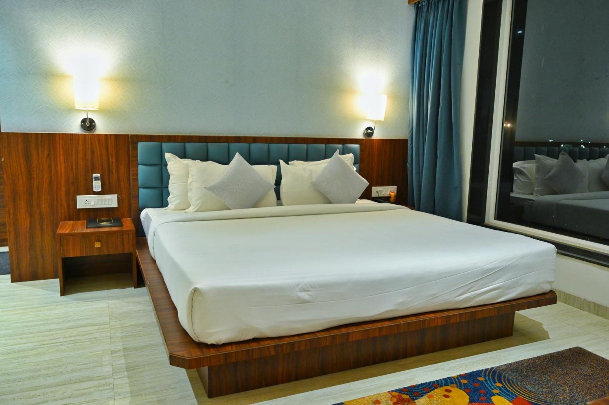 The One Hotel Nashik Εξωτερικό φωτογραφία