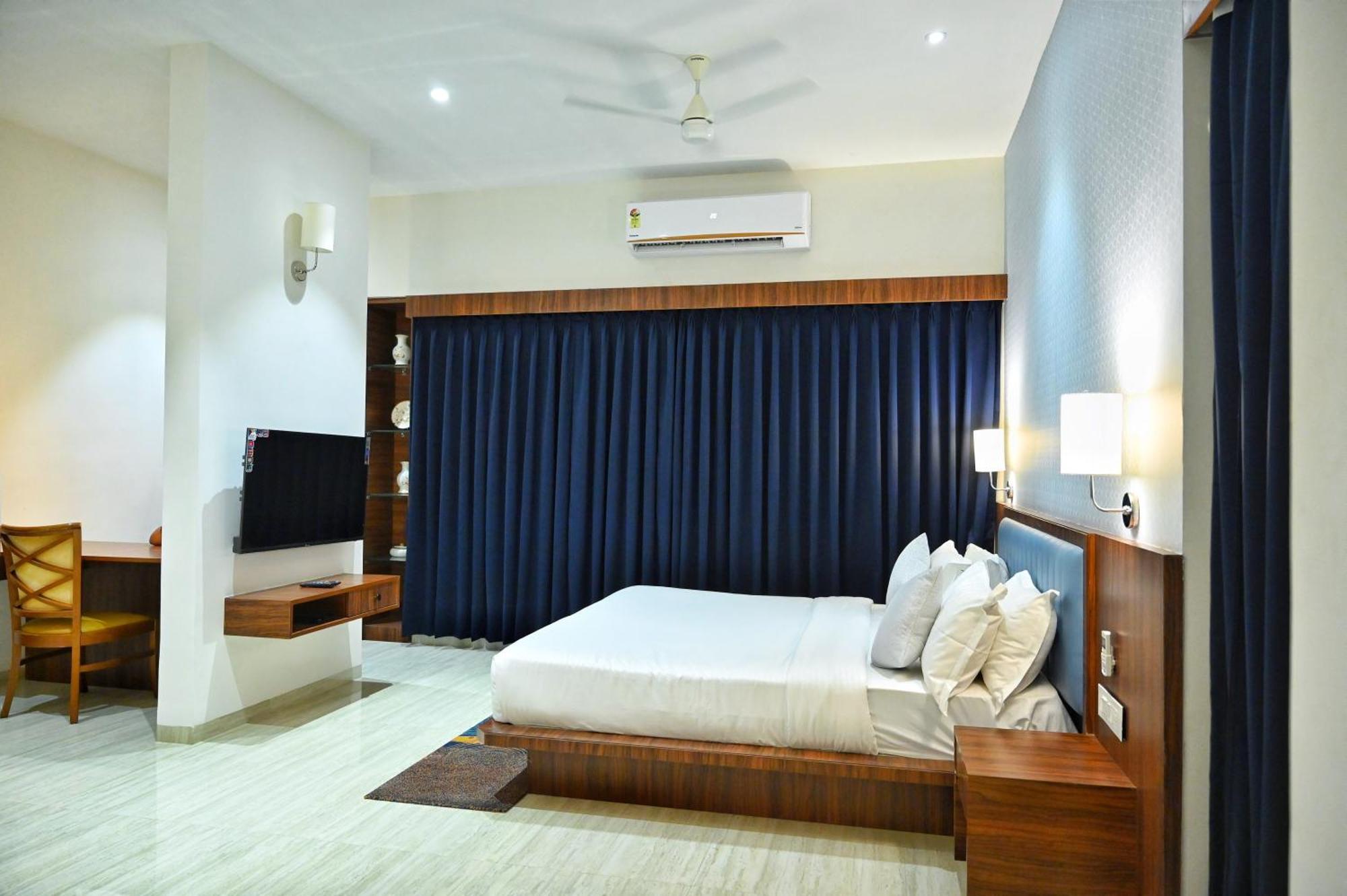 The One Hotel Nashik Εξωτερικό φωτογραφία