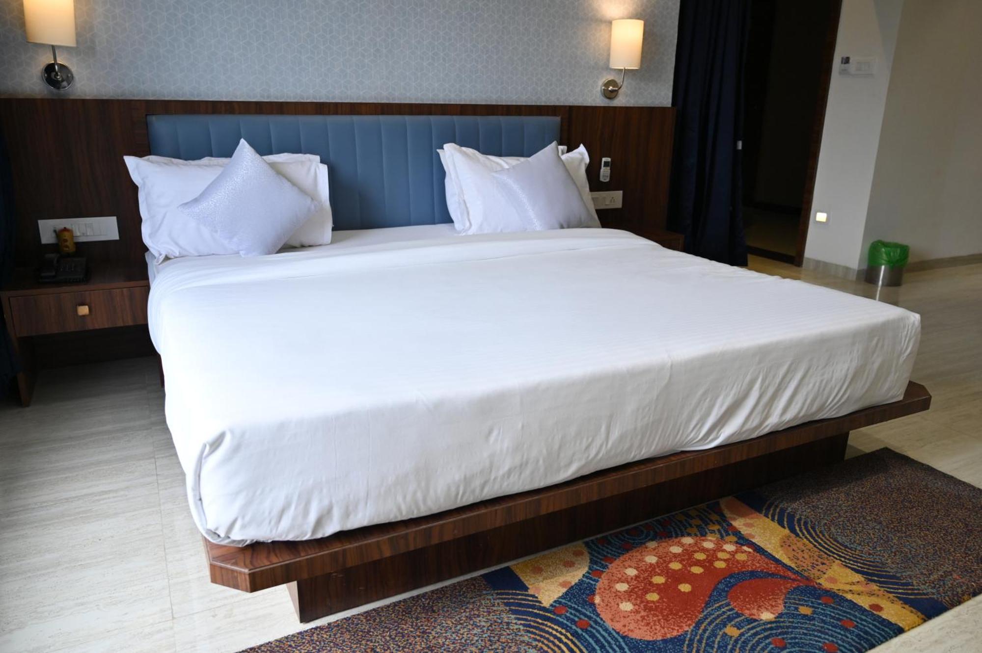 The One Hotel Nashik Εξωτερικό φωτογραφία