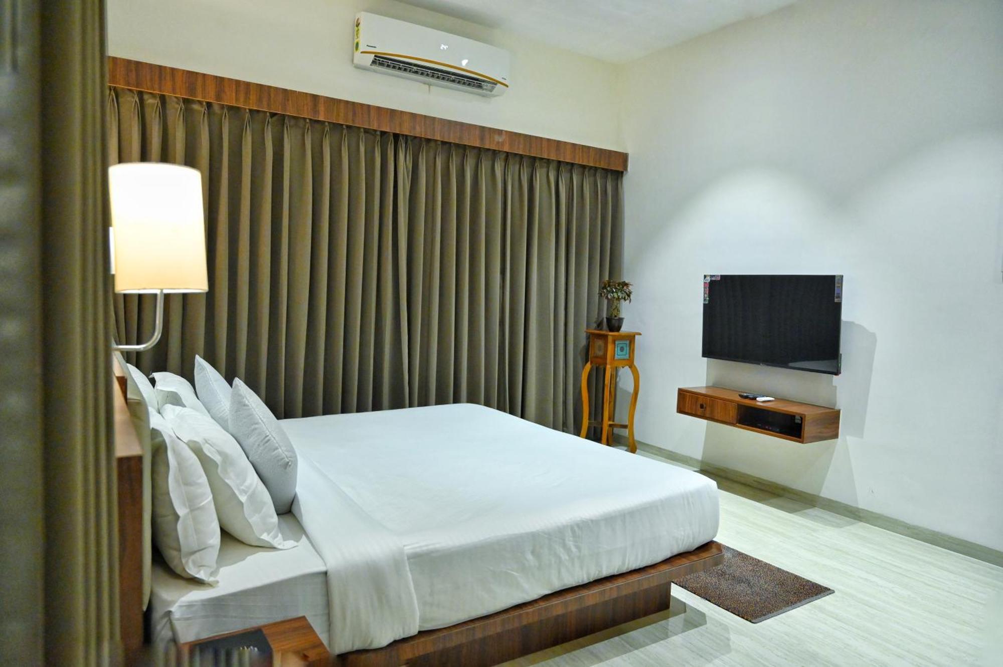 The One Hotel Nashik Εξωτερικό φωτογραφία